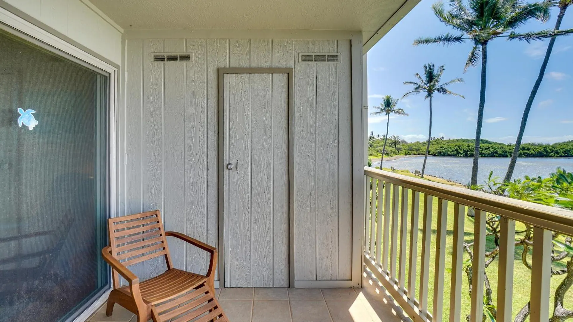 Kaunakakai Condo With Private Lanai And Ocean Views!